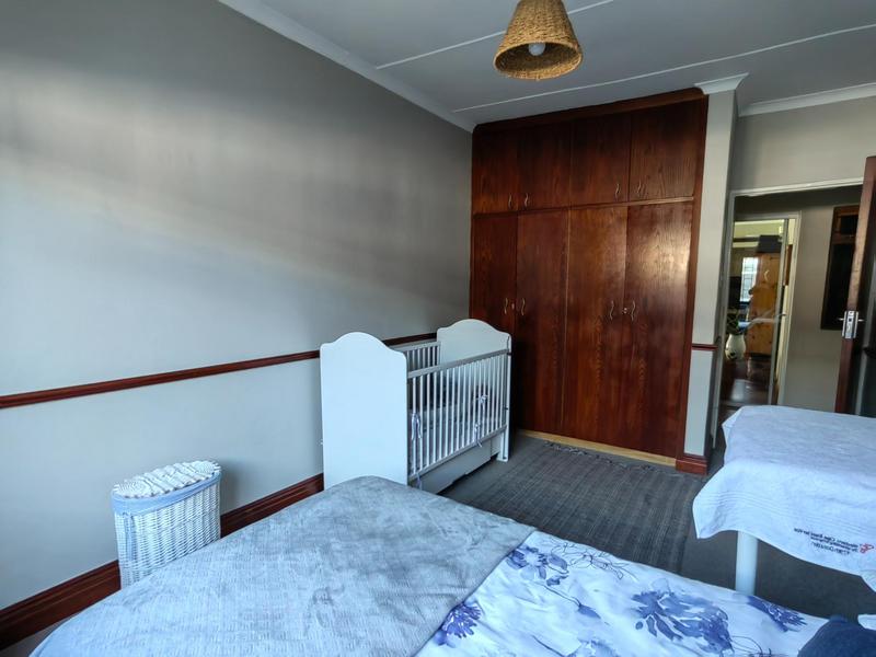 5 Bedroom Property for Sale in Prince Alfred Hamlet Western Cape